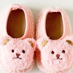 BRAND NEW LITTLE GIRLS Cute Pink Bear Slippers